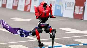 Robôs Humanoides Quebram Recorde em Meia-Maratona