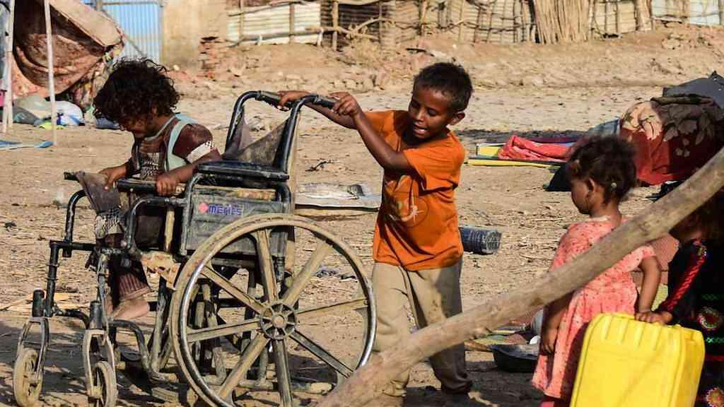 Conflito no Sudão condena milhões de crianças à miséria | Crianças sofrem com mortes, desnutrição, falta de acesso à educação e deslocamentos na guerra do Sudão