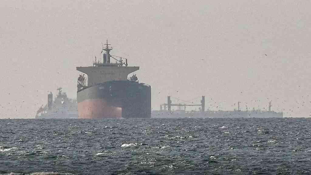 Irã só aceita negociar após suspensão de cerco marítimo | Segunda rodada de negociações continua em risco