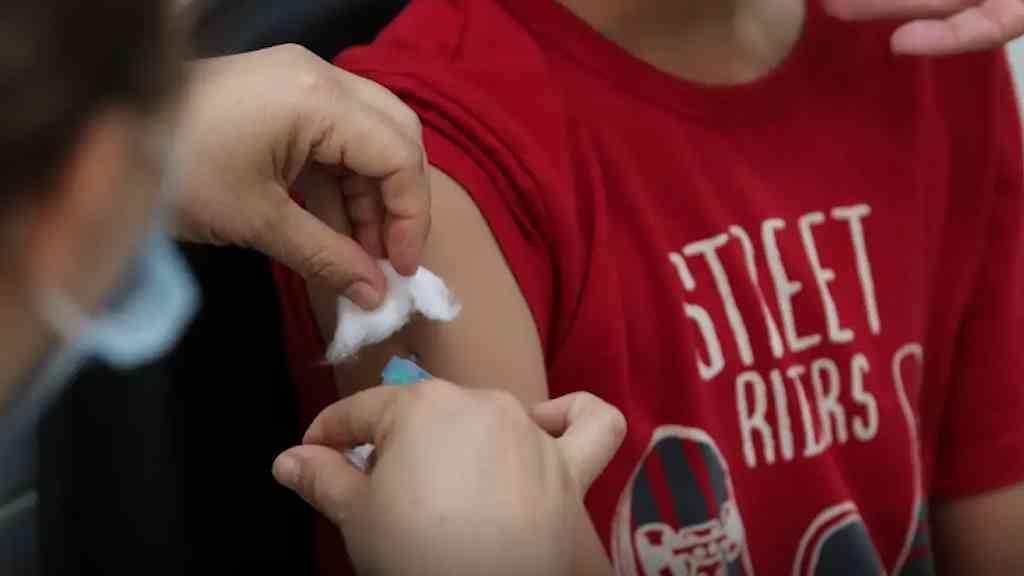 Vacinação escolar avança até a próxima semana com meta de 27 milhões