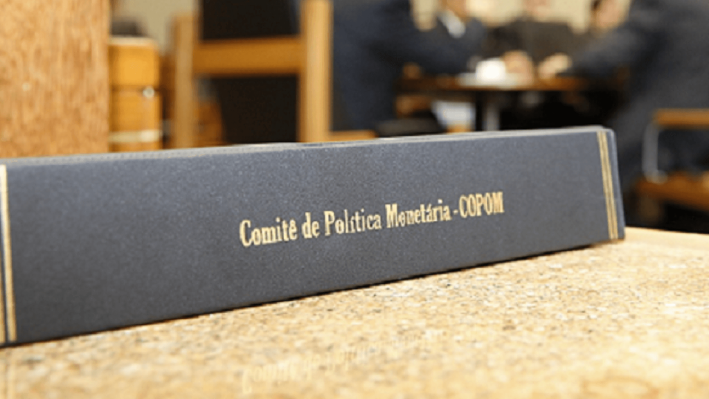 Analistas de mercado voltam a elevar previsões de alta nos preços | Analistas de mercado previram manutenção das taxas de juros, pelo Copom
