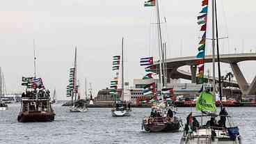 Israel intercepta flotilha com 170 ativistas a caminho de Gaza