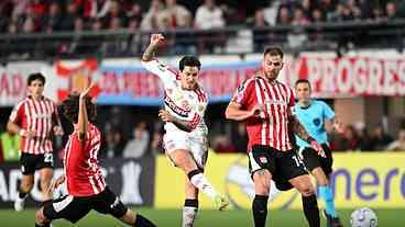 Flamengo empata com Estudiantes pela Libertadores