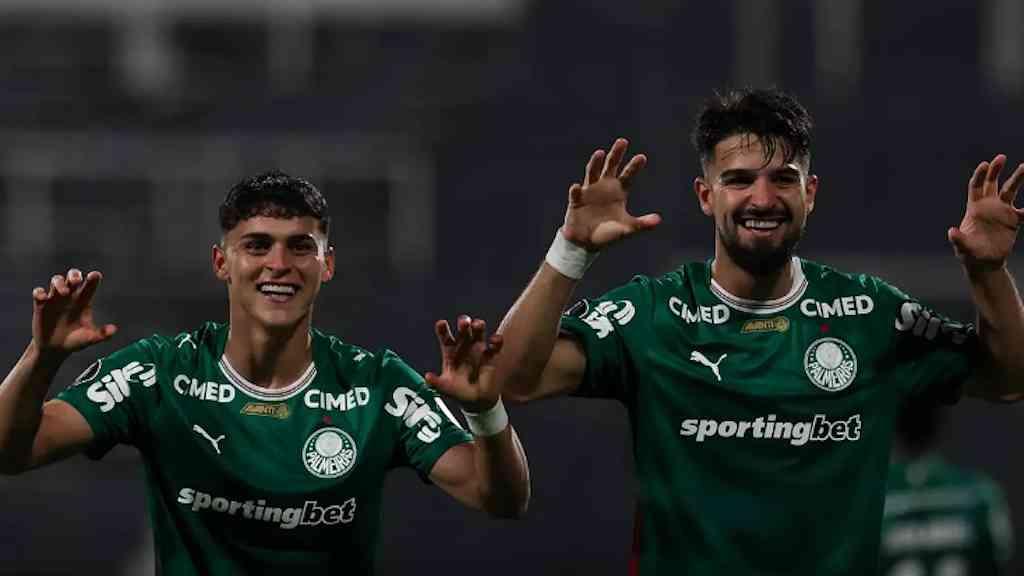 Palmeiras vence Sporting Cristal e lidera grupo na Copa Libertadores | Verdão triunfou por 2 a 0 com gols de Flaco López e Ramón Sosa