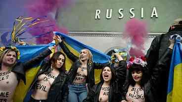 Protesto contra Rússia na Bienal de Veneza