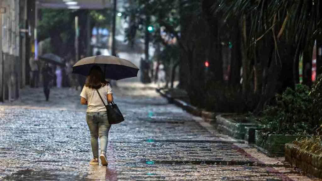 Defesa Civil de SP emite alerta para temporais isolados e frio mais intenso | São Paulo entra em alerta para chuvas isoladas e queda nas temperaturas
