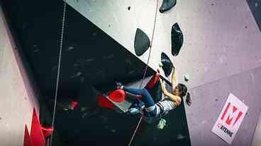 Marina Dias é campeã na Copa do Mundo de Paraescalada