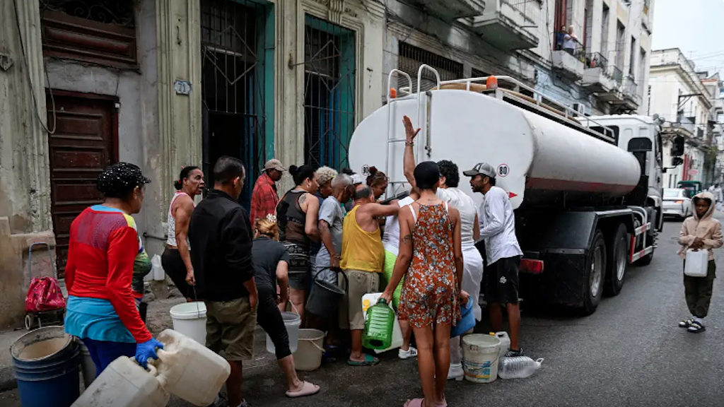 Havana acusa crueldade após oferta de US$ 100 milhões dos EUA | Trump deve anunciar acusações criminais contra Raúl Castro