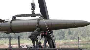 Rússia Envia Armas Nucleares a Belarus