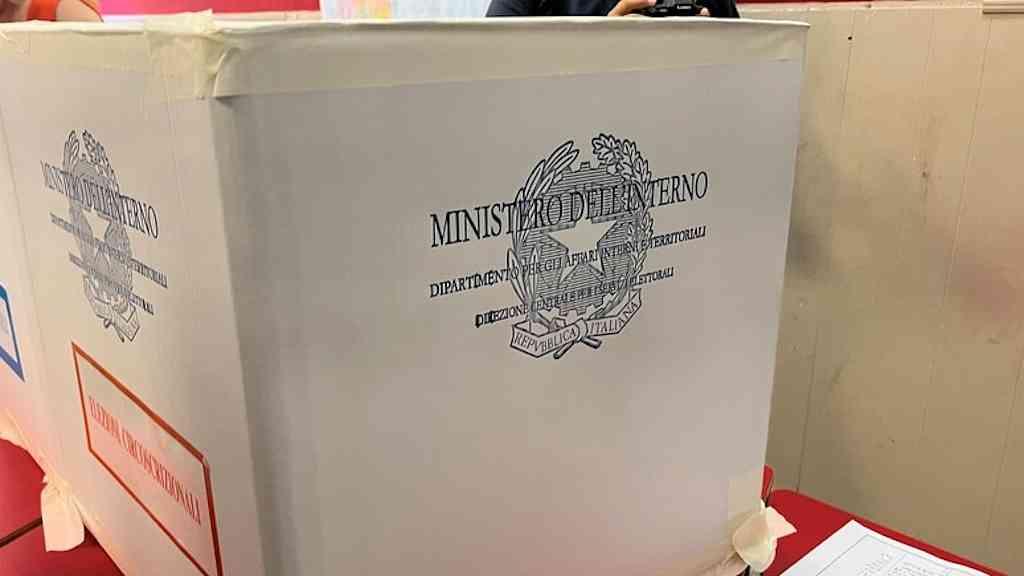Itália retoma votação municipal em quase 750 cidades | Pleito é considerado o último grande teste político antes de eleições gerais