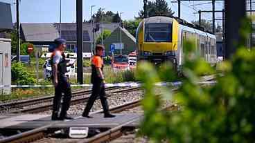 Tragédia na Bélgica: Acidente entre trem e ônibus escolar