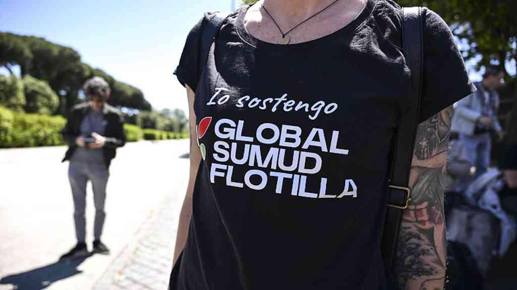 Ativistas de flotilha agredidos na Líbia devem voltar à Itália | Ativistas tentavam levar ajuda humanitária para Gaza