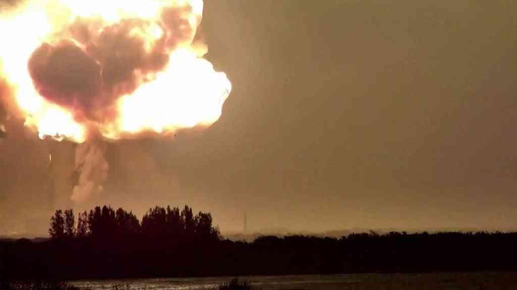 Foguete da Blue Origin explode durante lançamento | Imagens divulgadas nas redes sociais mostraram a explosão do foguete da Blue Origin