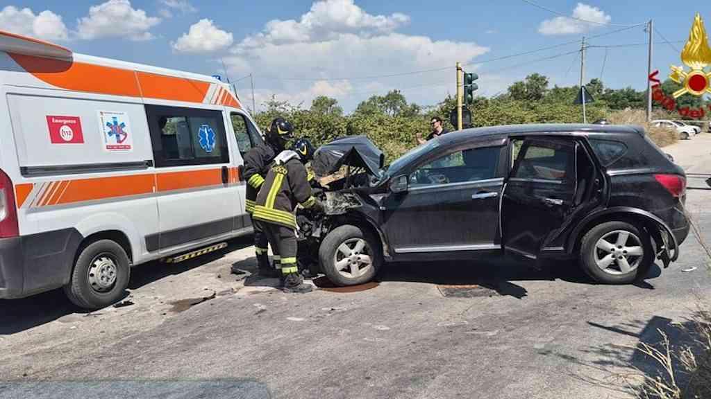 Acidente com ônibus escolar deixa dezenas de feridos na Itália | Acidente deixou ao menos duas pessoas em estado grave