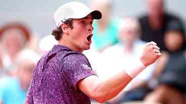 João Fonseca vence Djokovic em Roland Garros