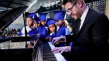 Piano em Movimento: Música nas Escolas de SP