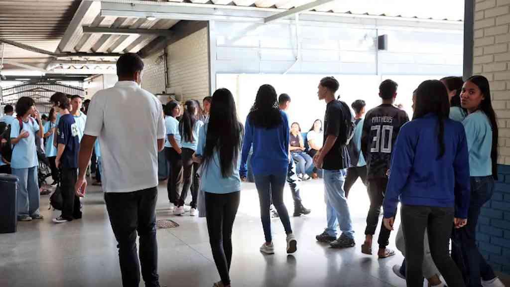 Enem 2026 garante isenção da taxa a alunos do Pé-de-Meia | Aluno têm inscrição pré-preenchida mas deve completar informações