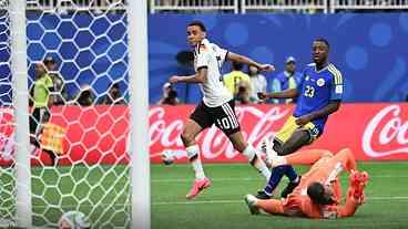 Curaçao faz primeiro gol em Copas, mas perde para Alemanha