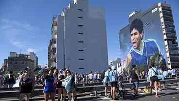 Maradona Recriado por IA em Anúncio Polêmico