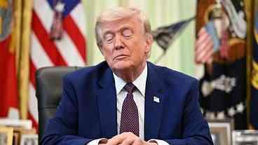 EUA dizem ter atacado alvos no Irã, Trump renova ameaças