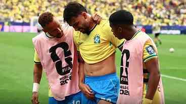 Lucas Paquetá sofre lesão na coxa e não tem prazo de retorno