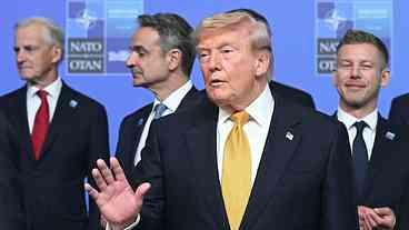 Escalada de ataques faz Trump decretar fim da trégua com...