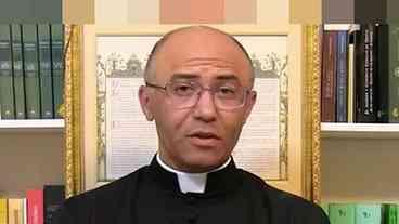 Padre de igreja no DF é excomungado pelo Vaticano