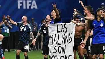 Fifa avalia punir Argentina por faixa sobre Malvinas