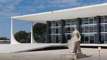 Moraes assume comando interino do STF