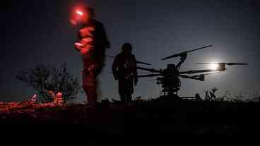 Ataque da Rússia à Ucrânia mira indústria de drones...