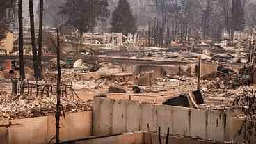 EUA entram em emergência após avanço de incêndios florestais