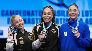 Lorrane Oliveira e Caio Souza conquistam ouro no Brasileiro