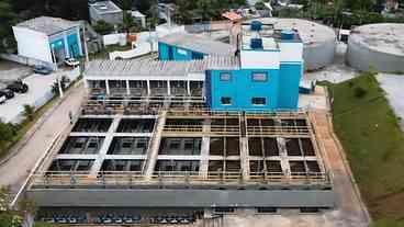 Queda de energia interrompe operação da Cedae em Caxias