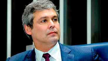 Lindbergh reafirma denúncia contra o candidato a vice na chapa de ’01'