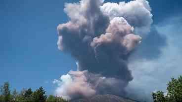 Cinzas do Etna mantêm aeroporto da Sicília fechado