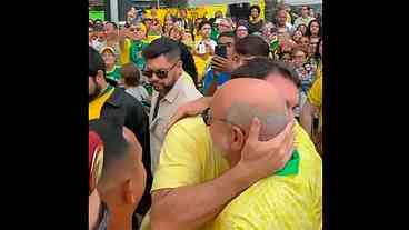 Queiroz volta à cena e reacende as suspeitas contra Flávio Bolsonaro
