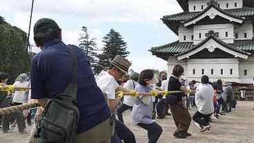 Japoneses deslocam torre de 360 toneladas com cordas