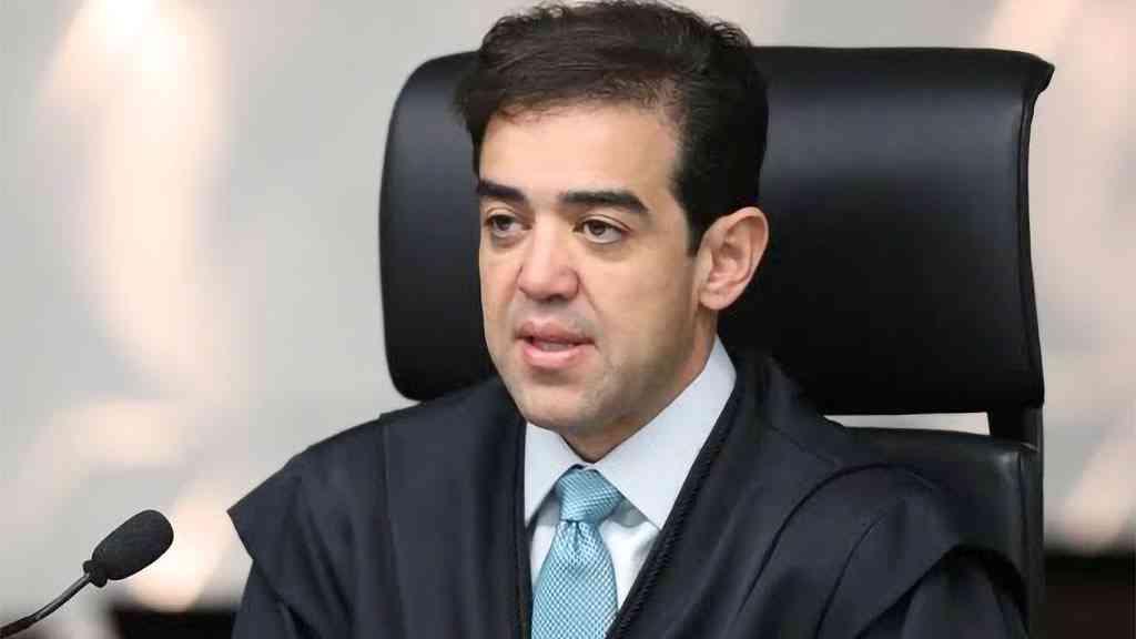 Renúncia de Bruno Dantas abre vaga para Rodrigo Pacheco