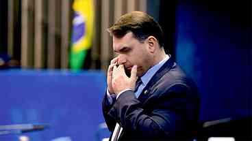 ’01' suspende agenda de campanha e articula contra os trabalhadores