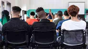 Feira em São Paulo conecta estudantes a intercâmbios e bolsas
