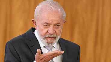 Lula se afasta da crise no Supremo, sem rifar Alexandre de Moraes