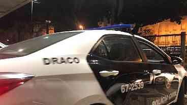 Milícia suspeita de extorquir moradores é alvo de operação no Rio