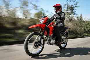 Honda atualiza Bros 2027 e mantém motor flex