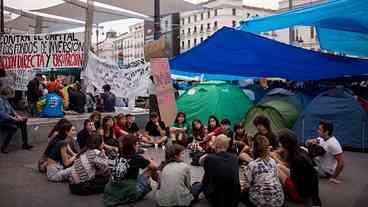 Protestos por moradia chegam ao terceiro dia em Madri após despejo