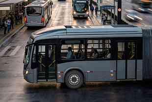 Pneus entram na conta do transporte coletivo