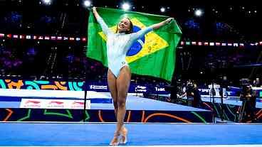 Rebeca Andrade conquista o ouro em mundial de ginástica...