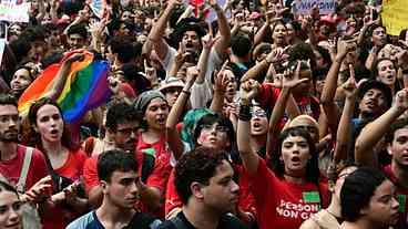 ‘Liberdade, liberdade! Abra as asas sobre nós’
