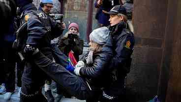 Greta Thunberg é detida em manifestação na Noruega