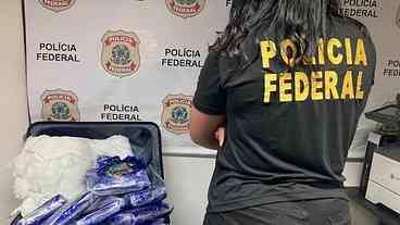 Polícia Federal prende passageiros com documentos falsos e droga