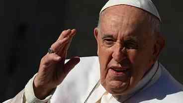 Papa Francisco cancela audiências devido a febre